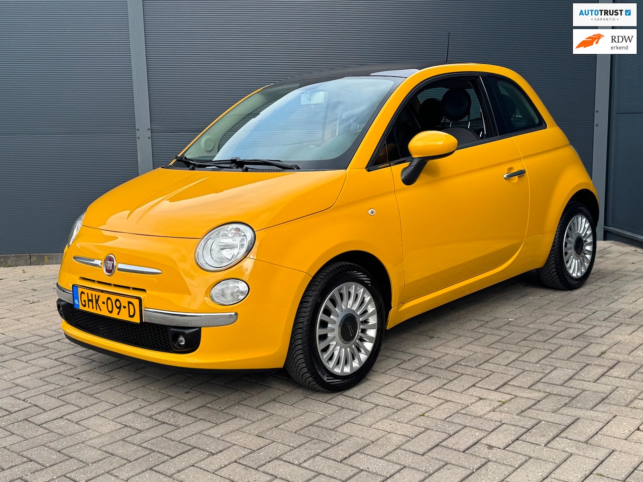 Fiat 500 - 1.2 Lounge / Pano / Pdc - AutoWereld.nl