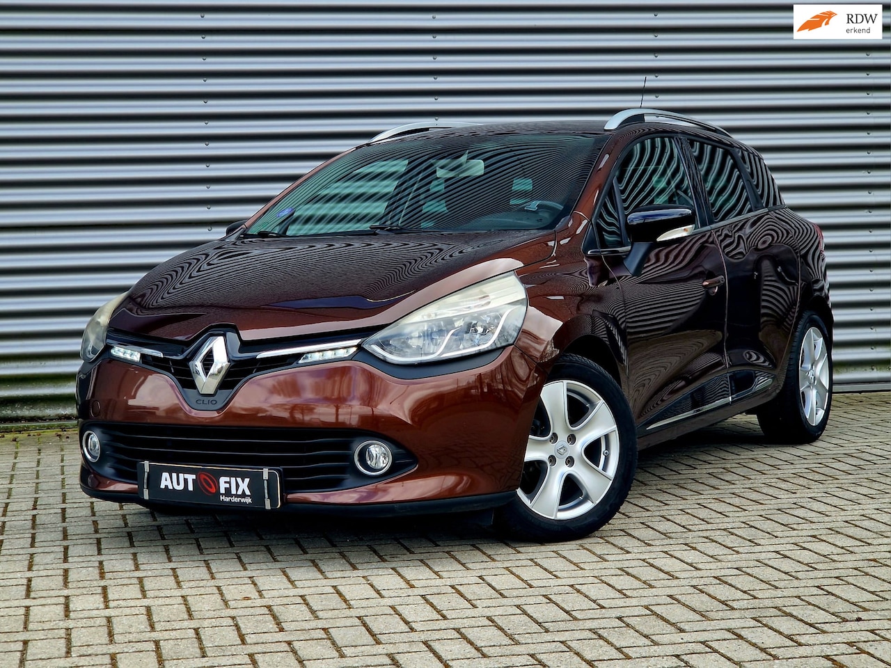 Renault Clio Estate - 1.2 GT Nieuwe Ketting / camera / Automaat / Stoelverw - AutoWereld.nl