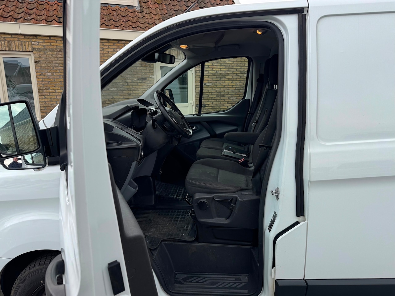 Ford Transit Custom - 270 2.0 TDCI L1H2 Bj 2016 Recent nieuwe Fabrieksmotor - AutoWereld.nl