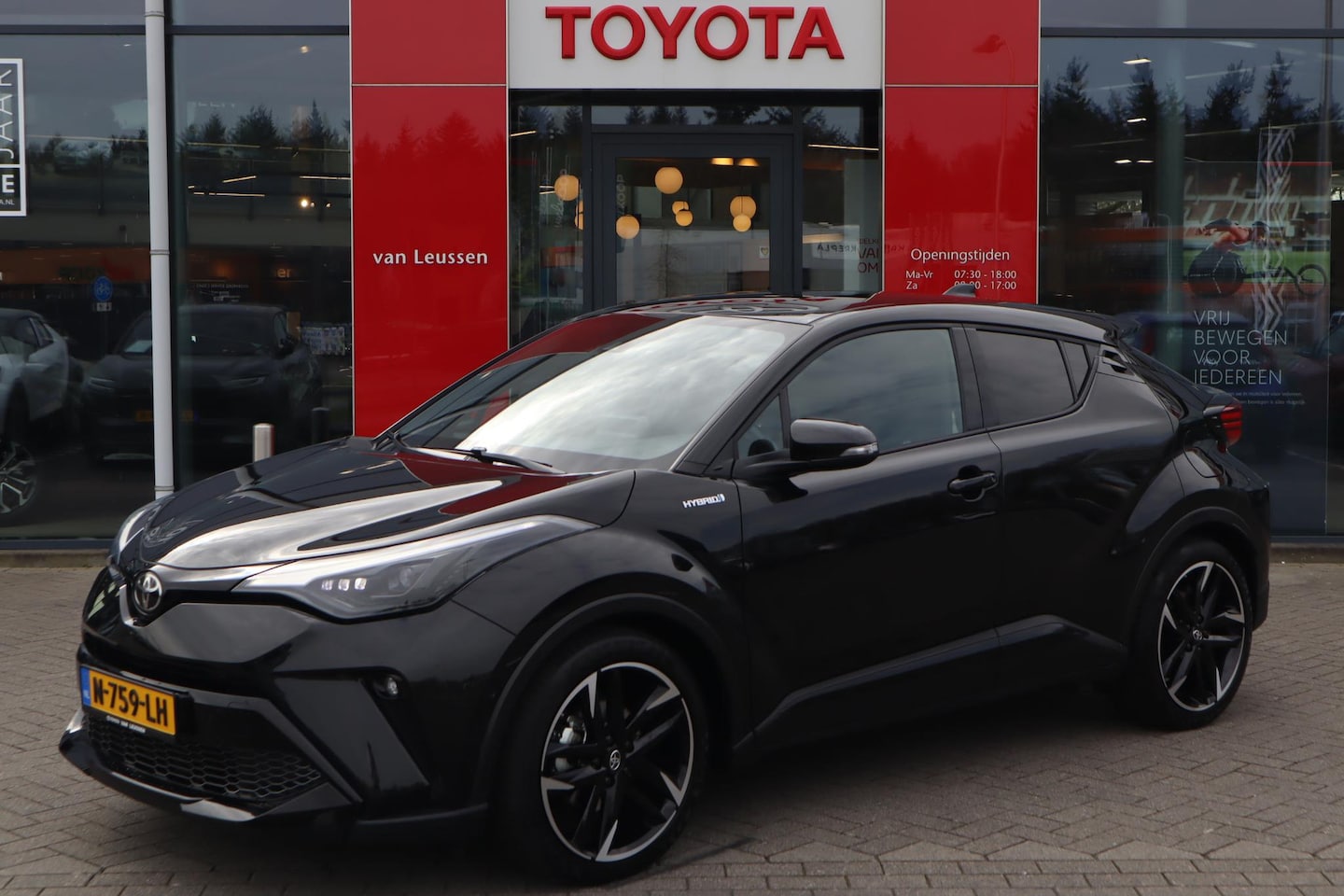 Toyota C-HR - 2.0 HYBRID GR-SPORT 1e EIGENAAR LED JBL NAVI P-SENSOREN BSM APPLE CARPLAY 19"LMV STOEL-/ST - AutoWereld.nl