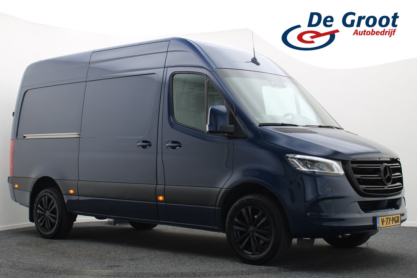 Mercedes-Benz Sprinter - 319 3.0 CDI V6 Automaat L2H2 Leer, 3-Zits, LED, Camera, ACC, Airco, Rijstrooksensor, Trekh - AutoWereld.nl