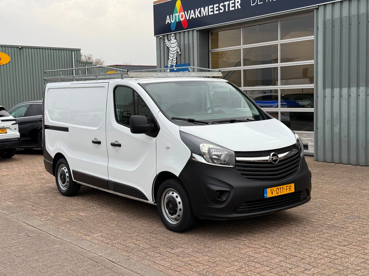 Opel Vivaro - 1.6 CDTI L1H1 Edition | Imperiaal | Trekhaak | 3 zits - AutoWereld.nl
