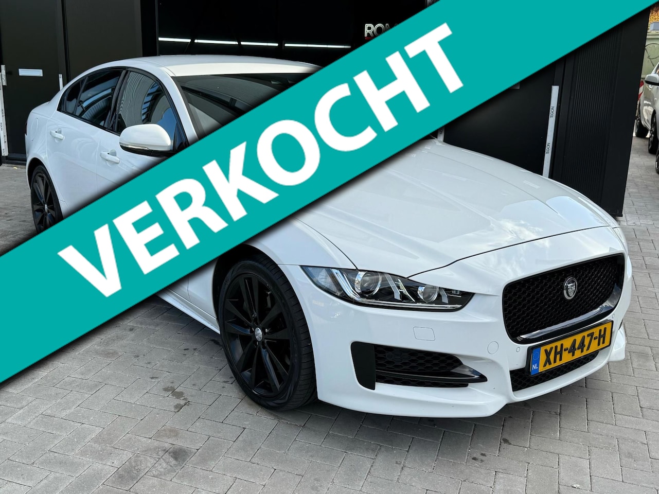 Jaguar XE - 2.0t AWD 300 Sport / Black Pack / Digitale dash - Inruil mogelijk - AutoWereld.nl