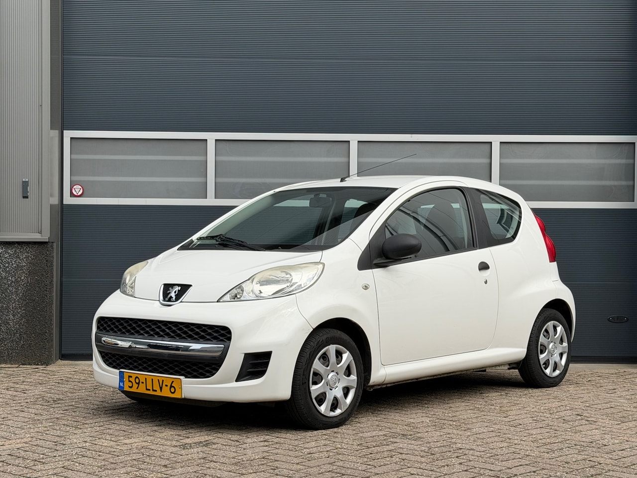 Peugeot 107 - 1.0-12V XR bj.2010 Stuurbekr|Radio|Nette staat. - AutoWereld.nl