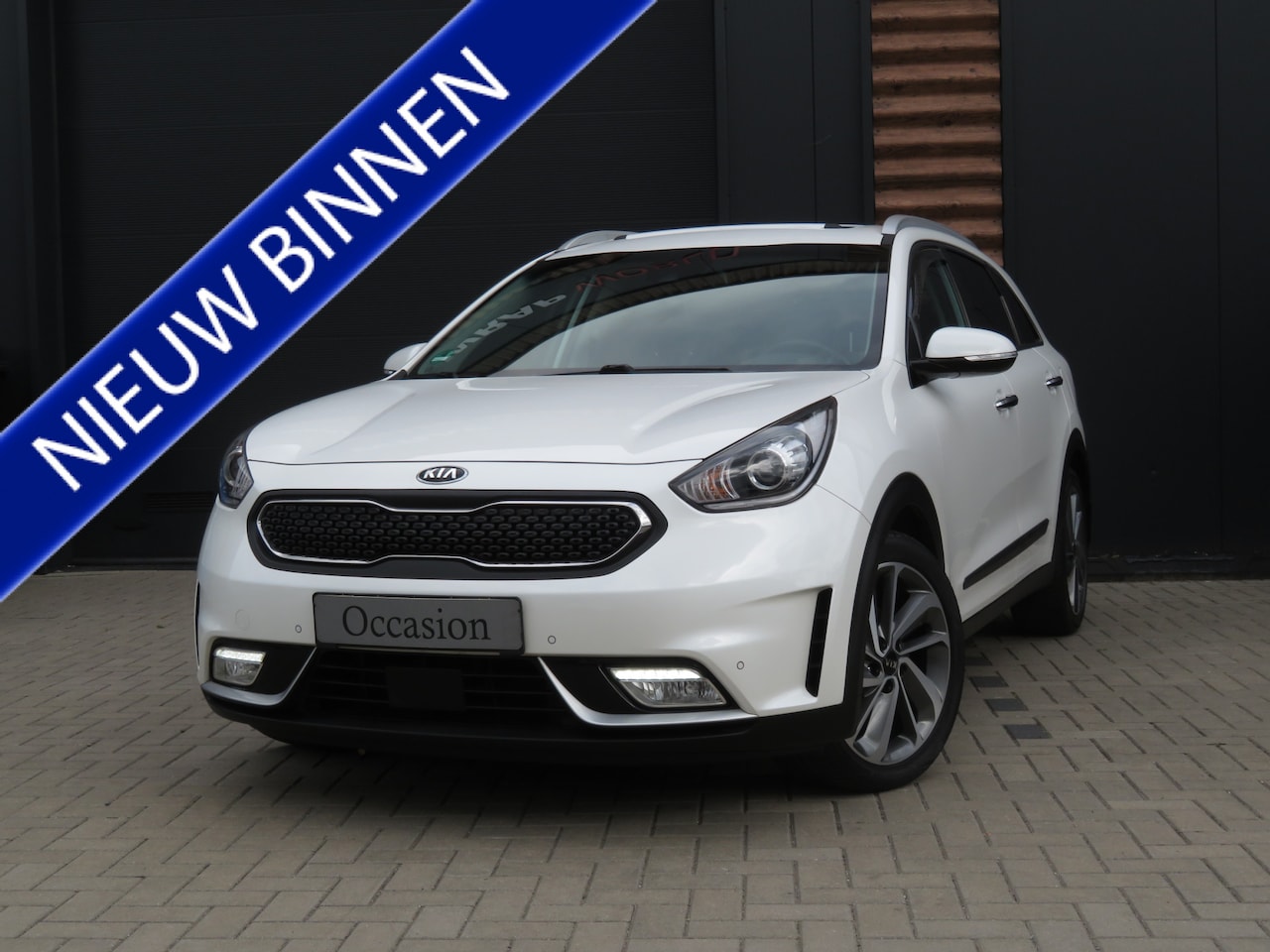 Kia Niro - 1.6 GDi Hybrid ExecutiveLine 1e Eigenaar Airco ACC Cr-Control CarPlay Schuifdak - AutoWereld.nl