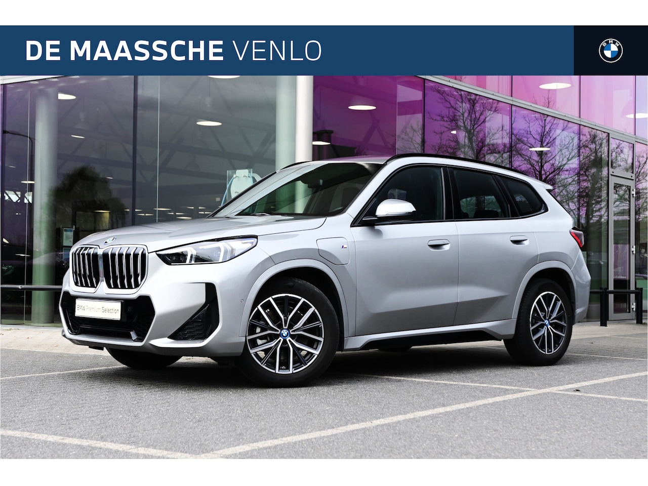 BMW X1 - xDrive25e M Sport Automaat / Sportstoelen / M Adaptief onderstel / Comfort Access / Achter - AutoWereld.nl