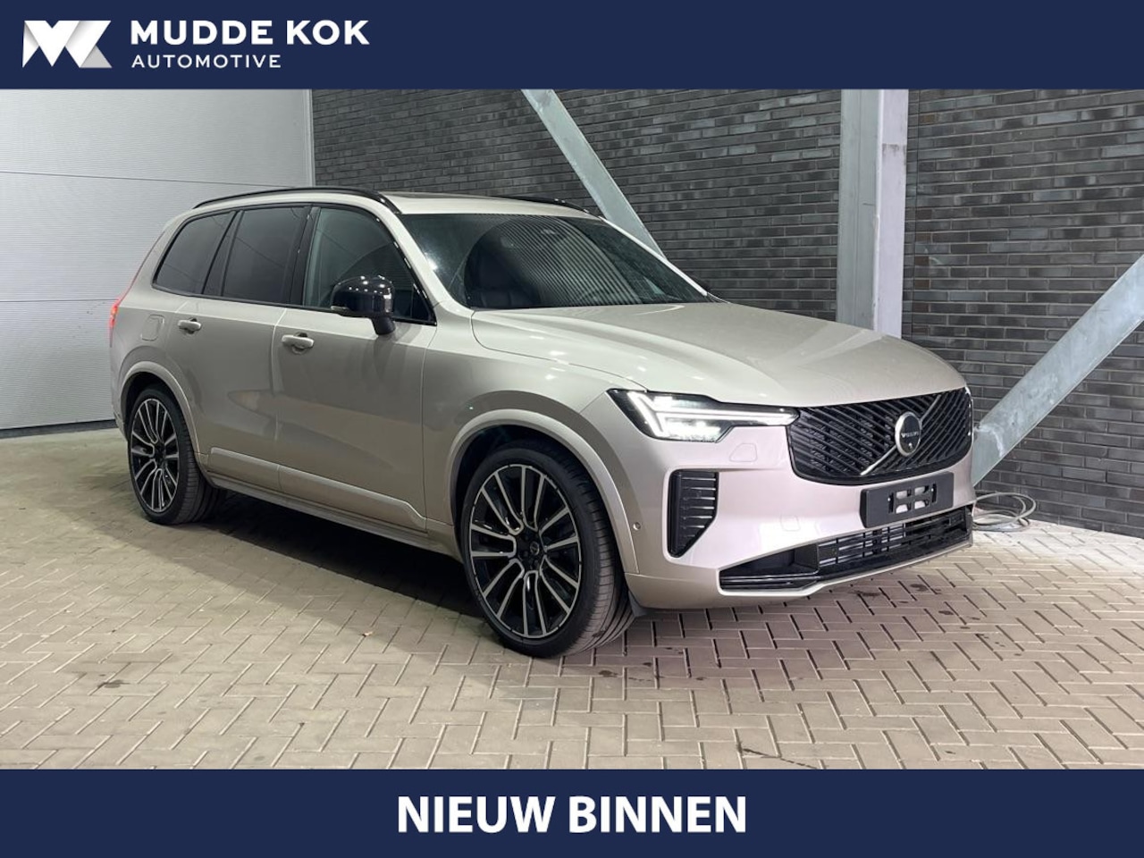 Volvo XC90 - T8 Plug-in hybrid Ultra Dark | Bowers&Wilkins | Luchtvering | Massage | 22 Inch | Trekhaak - AutoWereld.nl