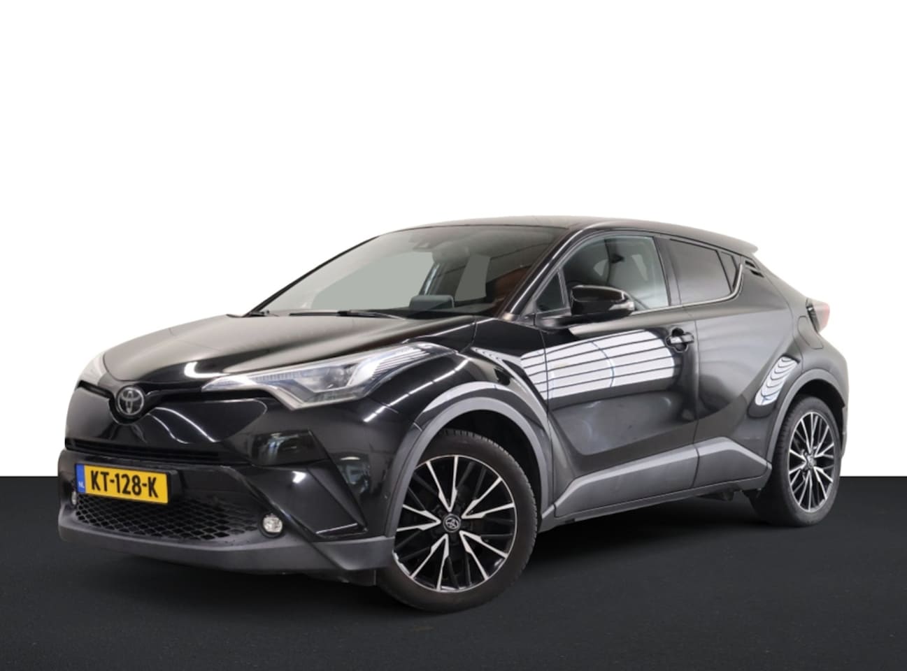 Toyota C-HR - 1.2 Premium | Trekhaak - AutoWereld.nl