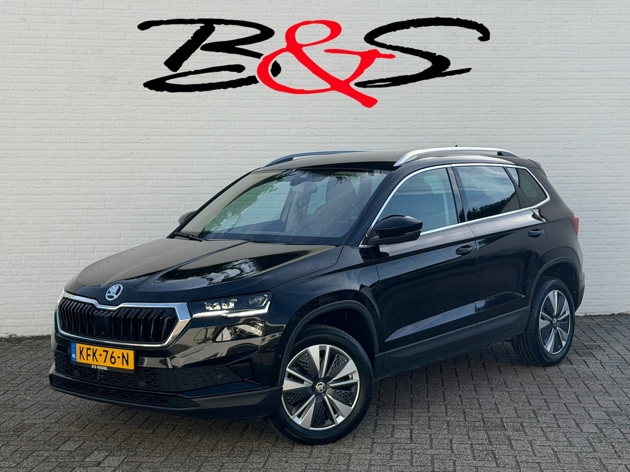 Skoda Karoq - 1.5 TSI ACT Automaat Digital dash Carplay 360 Camera Cruise Navigatie Stoel-Stuur Verwarmi - AutoWereld.nl