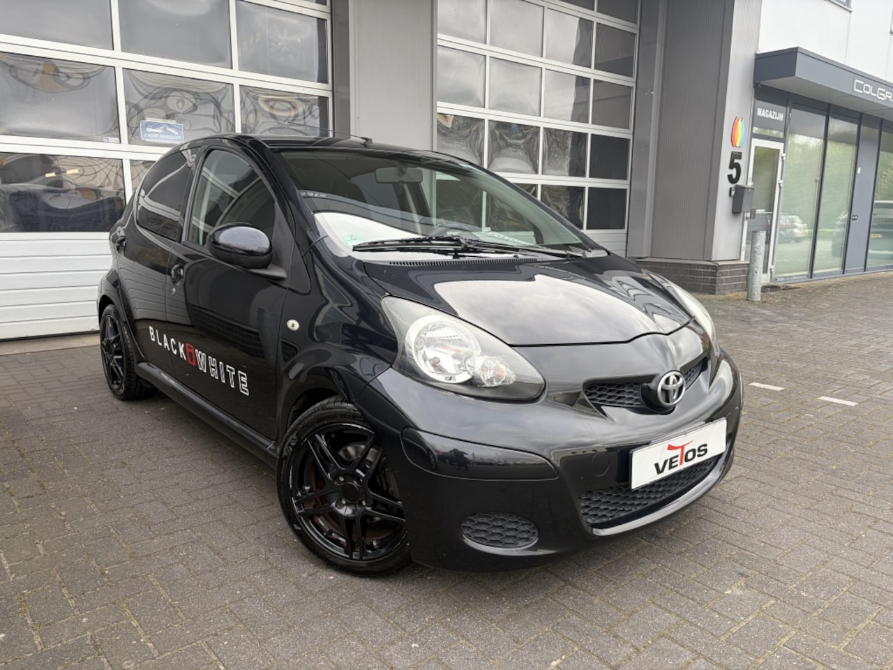 Toyota Aygo - 1.0-12V Cool/Black-White/ AIRCO / 5DRS - AutoWereld.nl