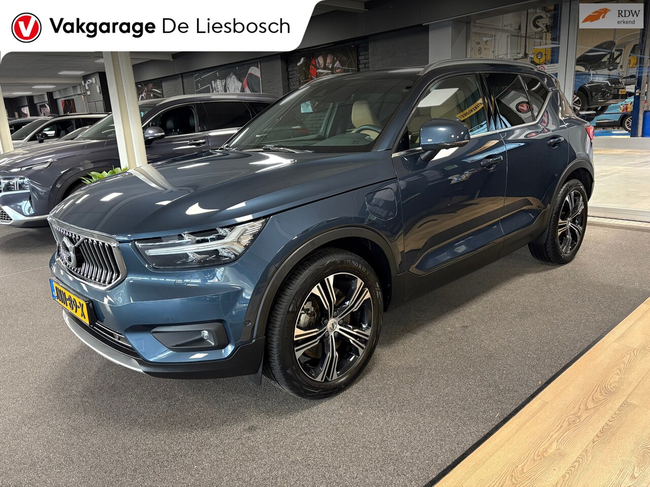 Volvo XC40 - 1.5 T4 Recharge Inscription / panoramadak /360 camera / leder / Harman-Kardon / trekhaak - AutoWereld.nl
