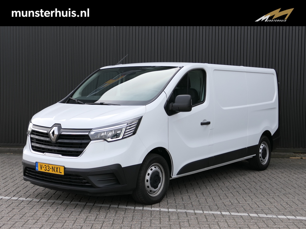 Renault Trafic - 2.0 dCi 130 T30 L2H1 Comfort - Vloerplaat laadruimte - Camera - Trekhaak - Cruise - AutoWereld.nl