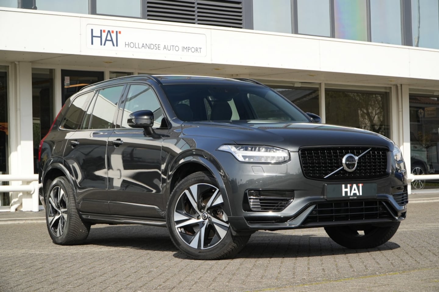 Volvo XC90 - 2.0 T8 AWD R-Design I Pano I ACC I Luchtvering - AutoWereld.nl
