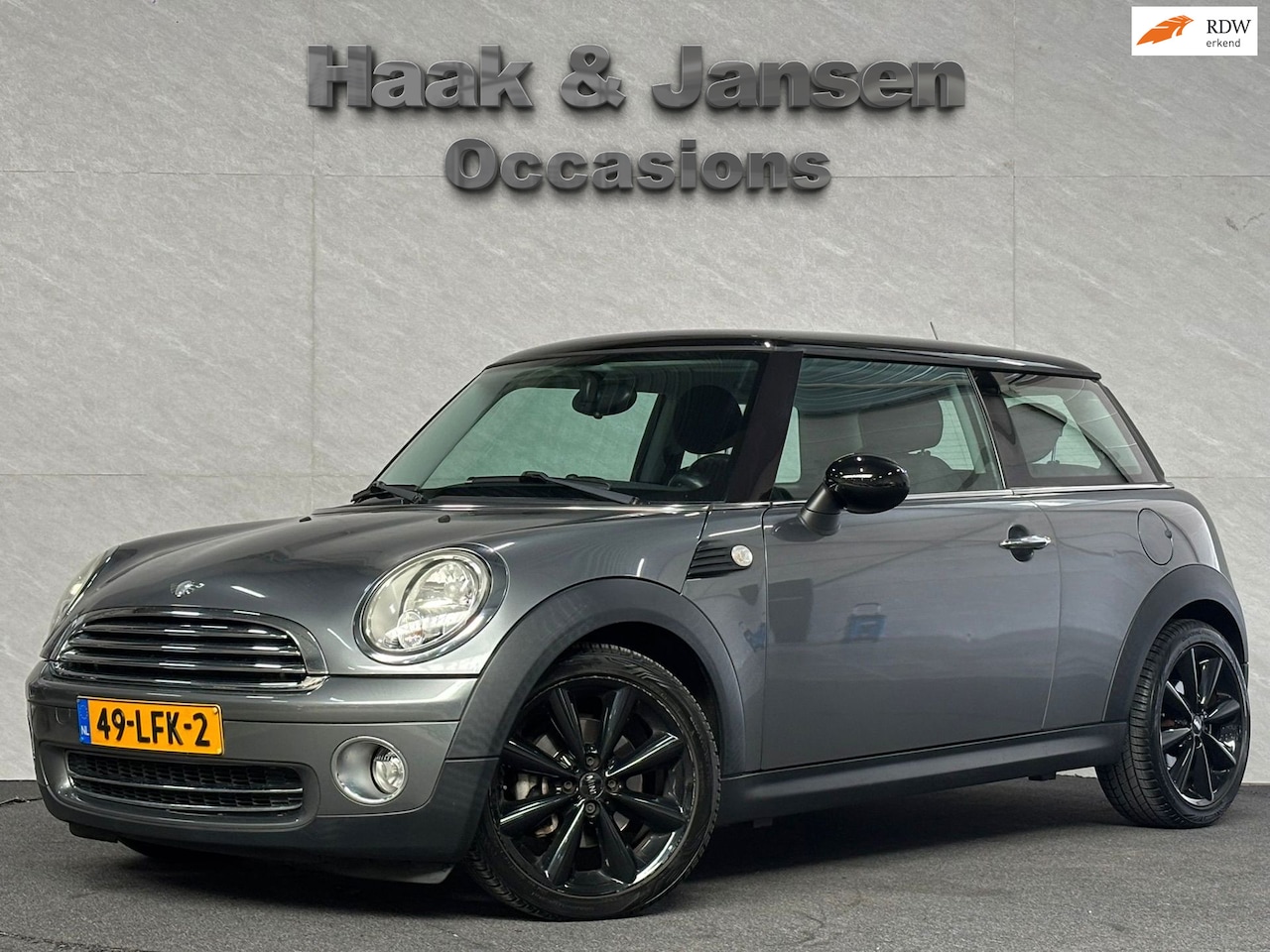MINI Cooper - Mini 1.6 Business Line - Cruise - Airco - Radio - AutoWereld.nl