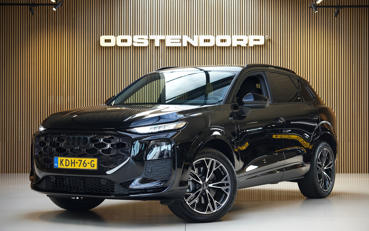 Audi Q3 - 1.5/272pk 200kW e-hybrid S-Line Blackstyle|2026|Trekhaak|PDC+Camera+Assist|19"LMV|MatrixLE - AutoWereld.nl