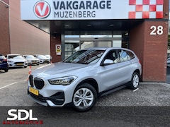 BMW X1 - xDrive25e Executive // GROOT NAVI // CAMERA // HUD // STOEL VERWARMING // ELEK. KLEP //