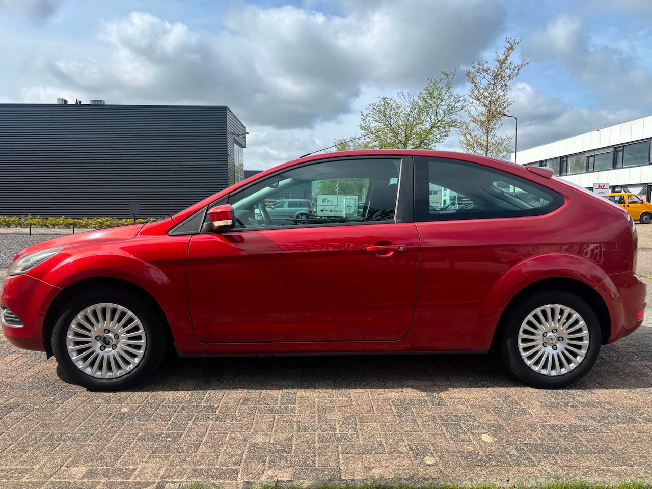 Ford Focus - 1.6 Titanium APK 02-2027 - AutoWereld.nl