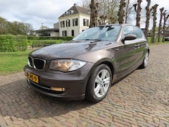 BMW 1-serie - 118i Business Line Ecc Navigatie 6 Bak 5Drs Lm Velgen Trekhaak*Apk t/m 13-3-2027
