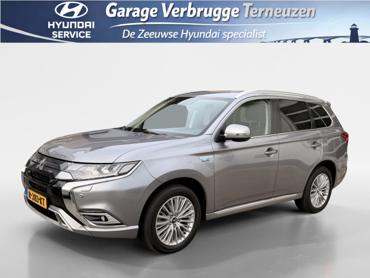 Mitsubishi Outlander - 2.4 PHEV Intense+ | Navigatie | Cruise control (adaptief) | Acht - AutoWereld.nl