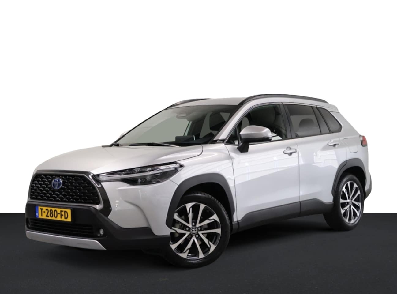 Toyota Corolla Cross - 2.0 Hybrid 200 First Edition | Trekhaak | NL auto - AutoWereld.nl
