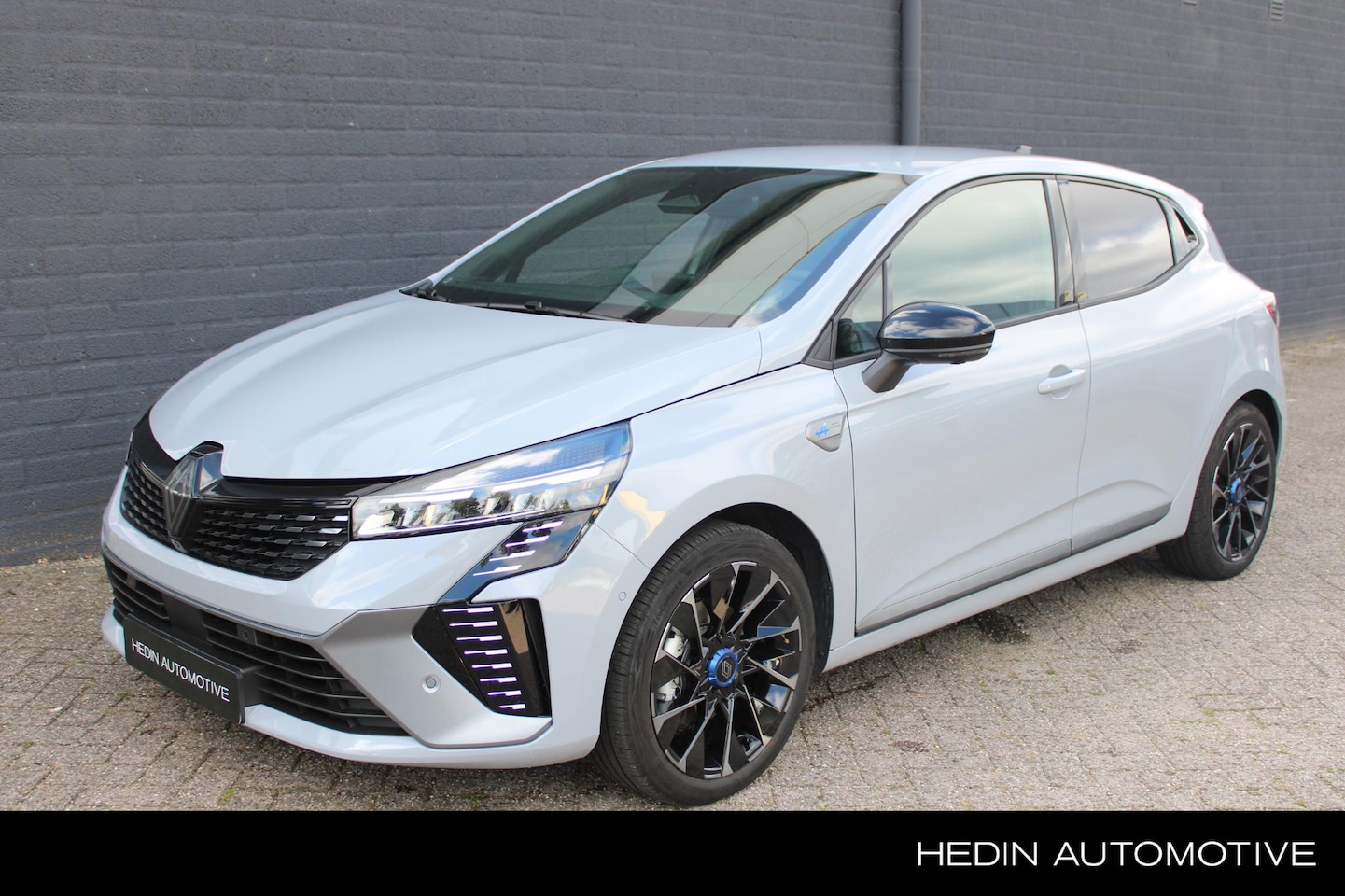 Renault Clio - 1.6 E-Tech Full Hybrid 145 esprit Alpine | Navigatie | 360 Graden Camera | Clima | Adapt C - AutoWereld.nl