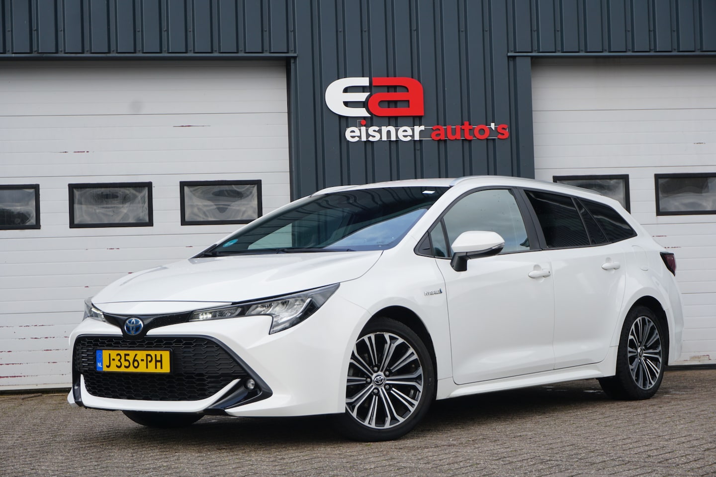 Toyota Corolla Touring Sports - 1.8 Hybrid Business Plus | TREKHAAK | CAMERA | STOELVERWWARMING | - AutoWereld.nl