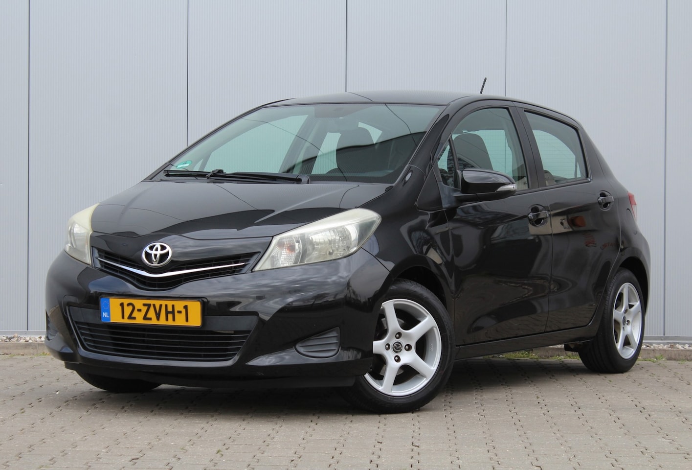 Toyota Yaris - 1.0 VVT-i Aspiration | Airco | Trekhaak | Navigatie | Camera | APK | - AutoWereld.nl