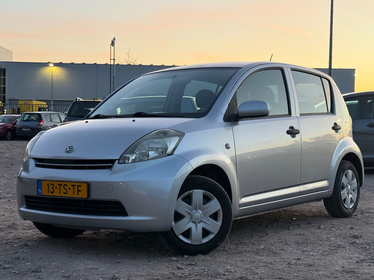 Daihatsu Sirion 2 - 1.3-16V Comfort/ LM VELGEN/ RIJDT LEKKER - AutoWereld.nl
