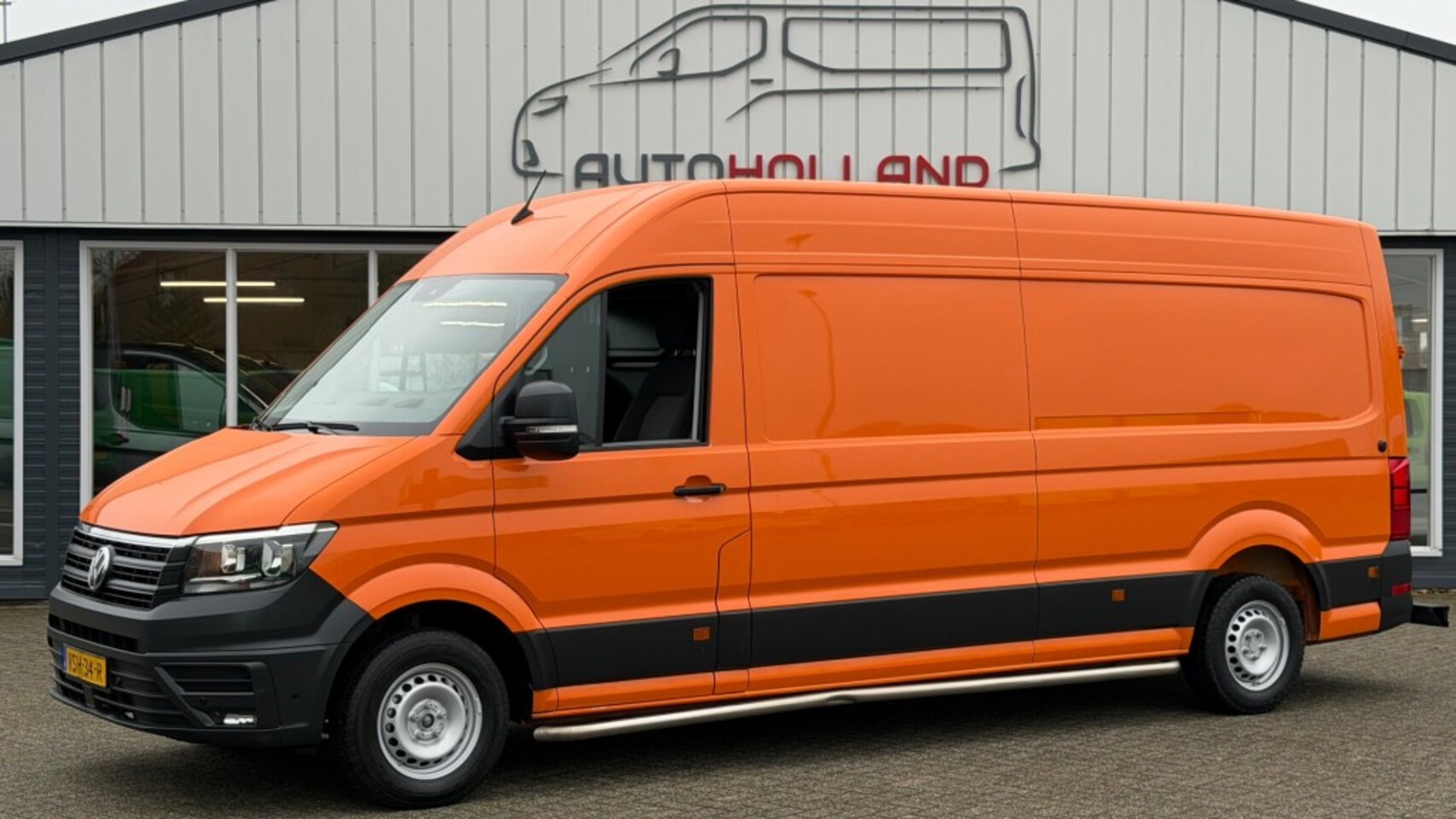 Volkswagen Crafter - 2.0 TDI 103KW 140PK L4H3 EURO 6 AUTOMAAT AIRCO/ NAVIGATIE/ CRUISE CONTROL/ 100% DEALERONDE - AutoWereld.nl