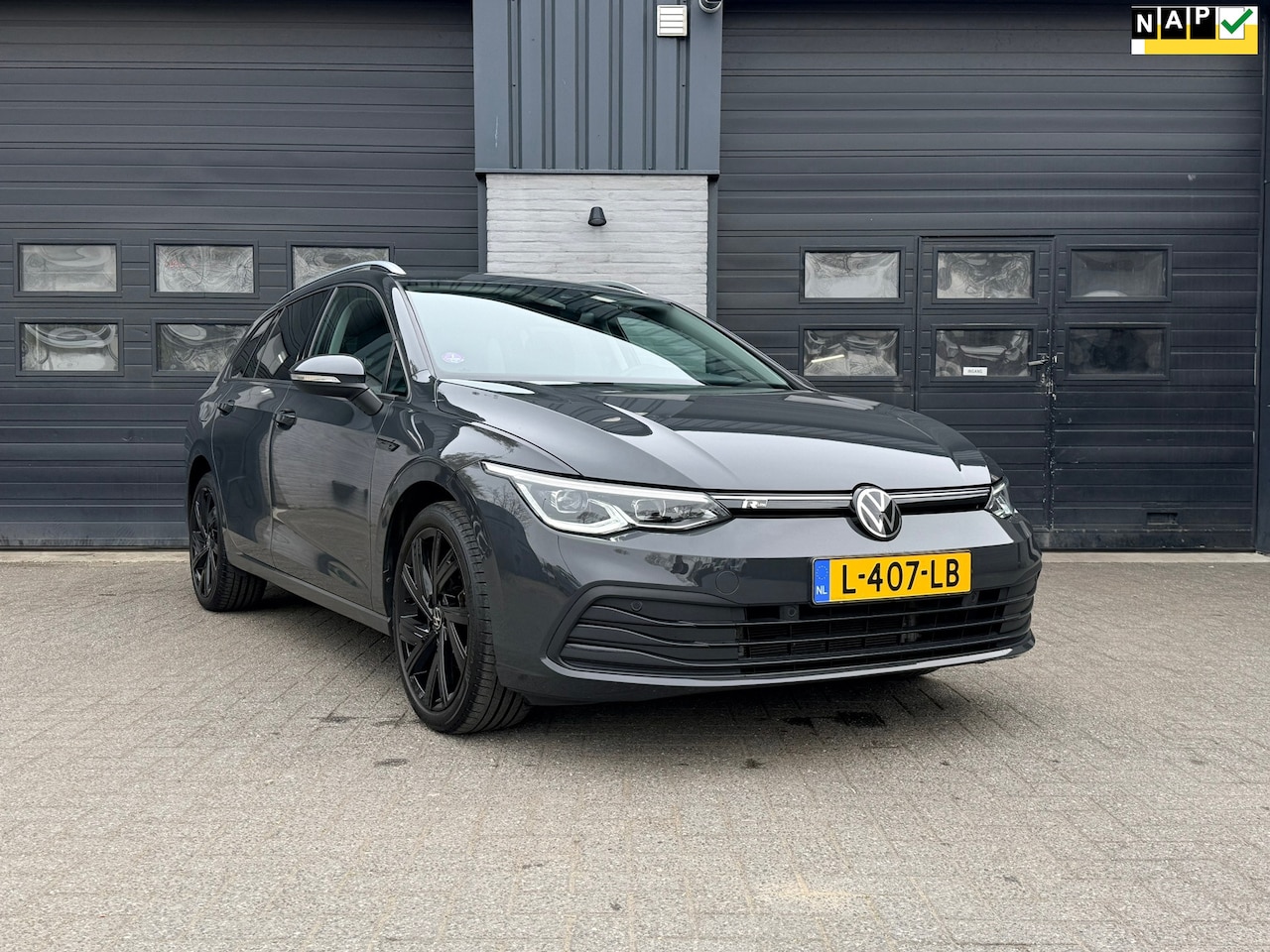 Volkswagen Golf Variant - 1.0 TSI Life Business 1.0 TSI Life Business, R line, Comfort Stoelen - AutoWereld.nl
