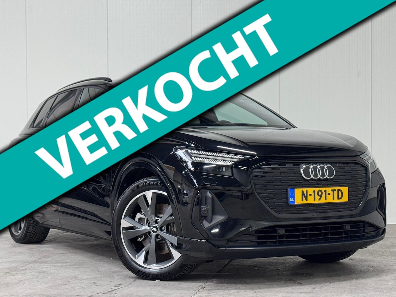 Audi Q4 e-tron - 40 S-LINE Competition 77 kWh l SOH 91.7% l HUD l SONOS l CAMERA l SFEER l MATRIX l CARPLAY - AutoWereld.nl