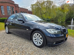 BMW 3-serie - 320i High Executive