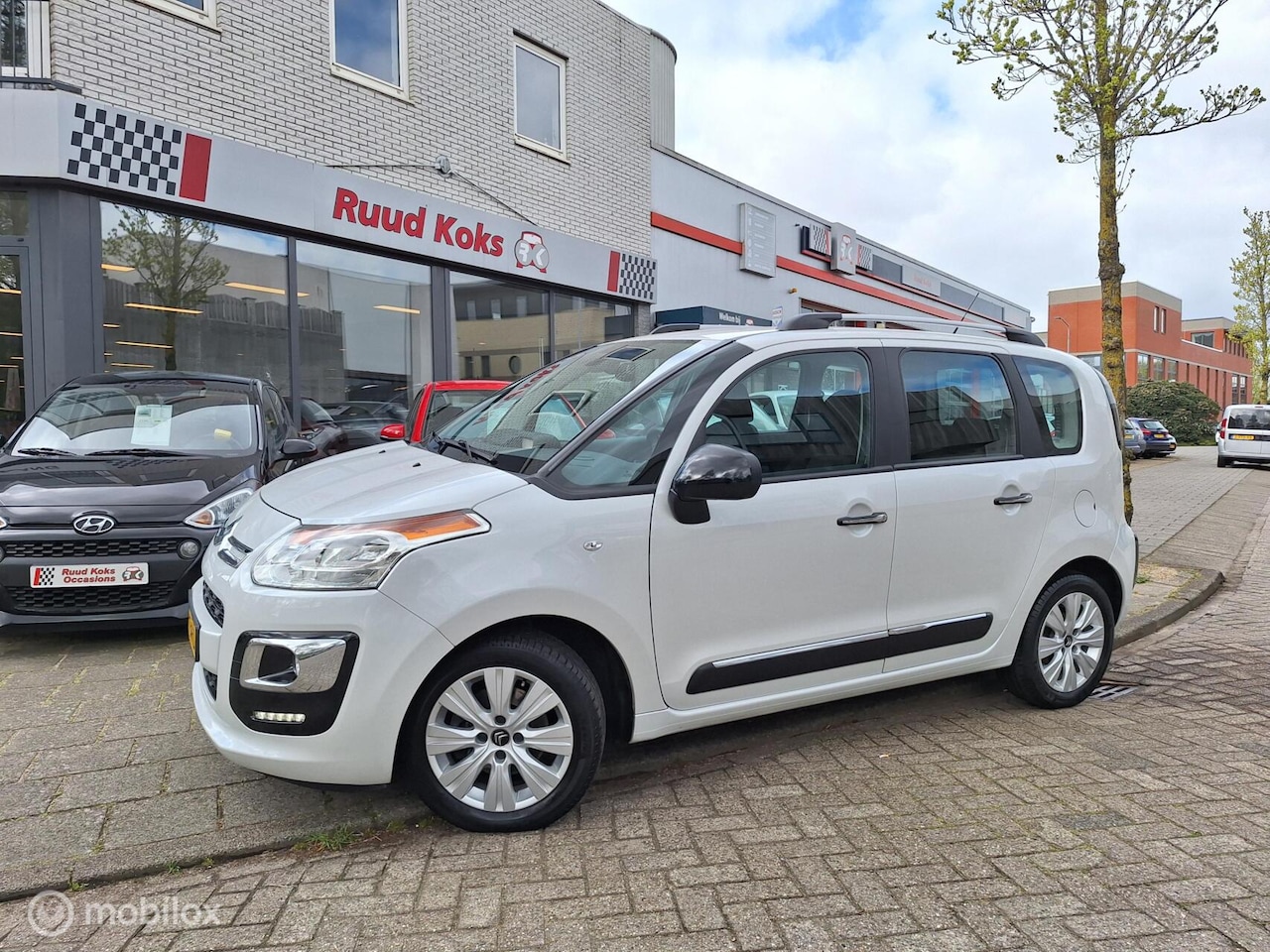 Citroën C3 Picasso - 1.2 PURETECH FEEL EDITION / Trekhaak / - AutoWereld.nl