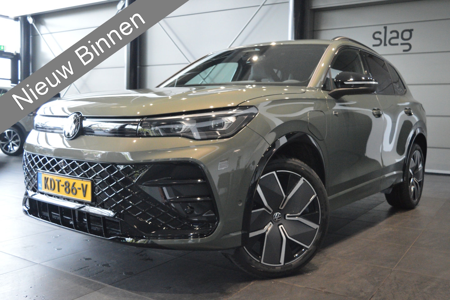 Volkswagen Tiguan - 1.5 eHybrid 3X R-LINE Black Style head up 20 inch 272 pk !! - AutoWereld.nl