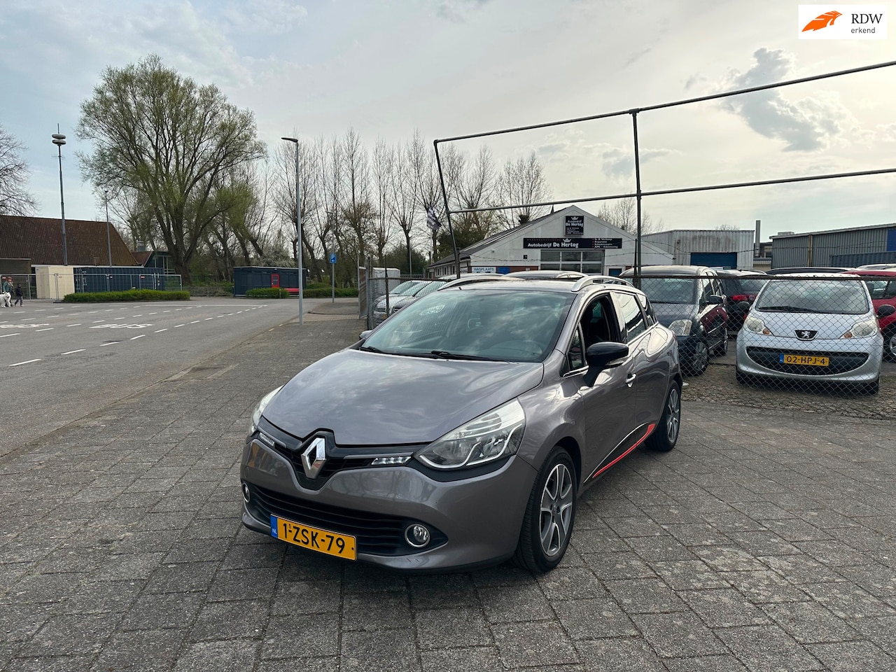 Renault Clio Estate - 1.5 dCi ECO Night&Day Airco Navi PDC 2015 - AutoWereld.nl