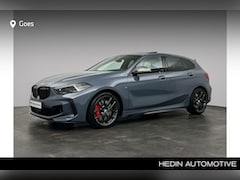 BMW 1-serie - M135i xDrive | Stuurwielrand verwarmd | Buitenspiegels elektrisch inklapbaar | Comfort Acc
