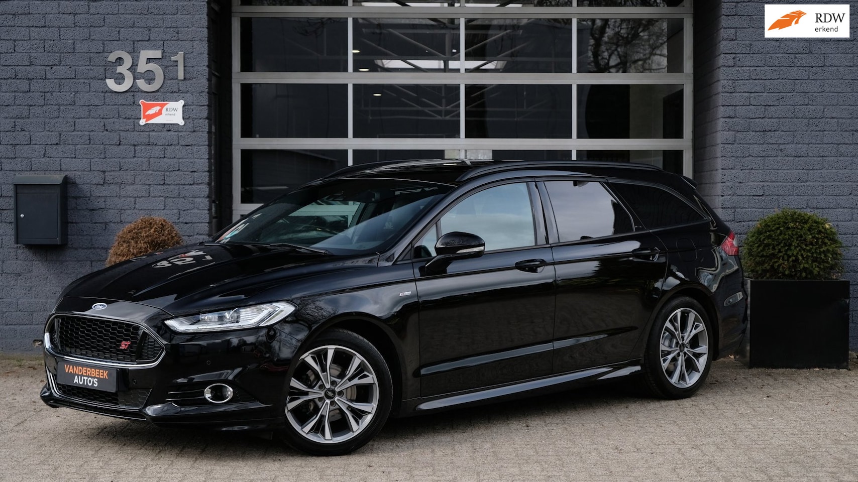 Ford Mondeo Wagon - 2.0 ST-Line Automaat|Carplay|Navi|Pano|Trekhaak|Vol! - AutoWereld.nl