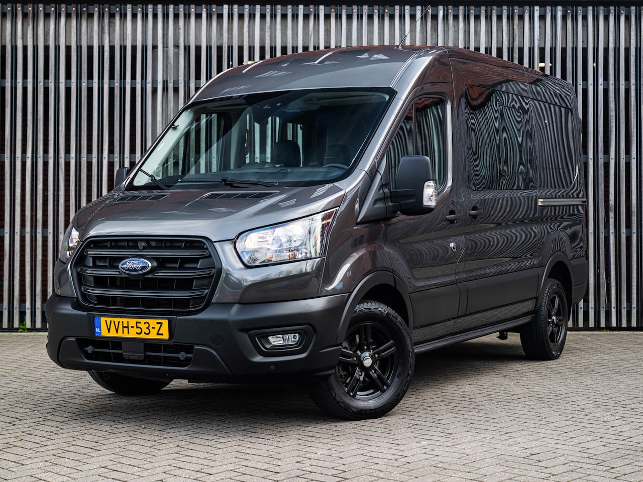 Ford Transit - 350 2.0 TDCi 170pk L2H2 4X4 5-Pers. |Leder|Camera|DAB+|ClimateControl|Stoelverwarming|Crui - AutoWereld.nl