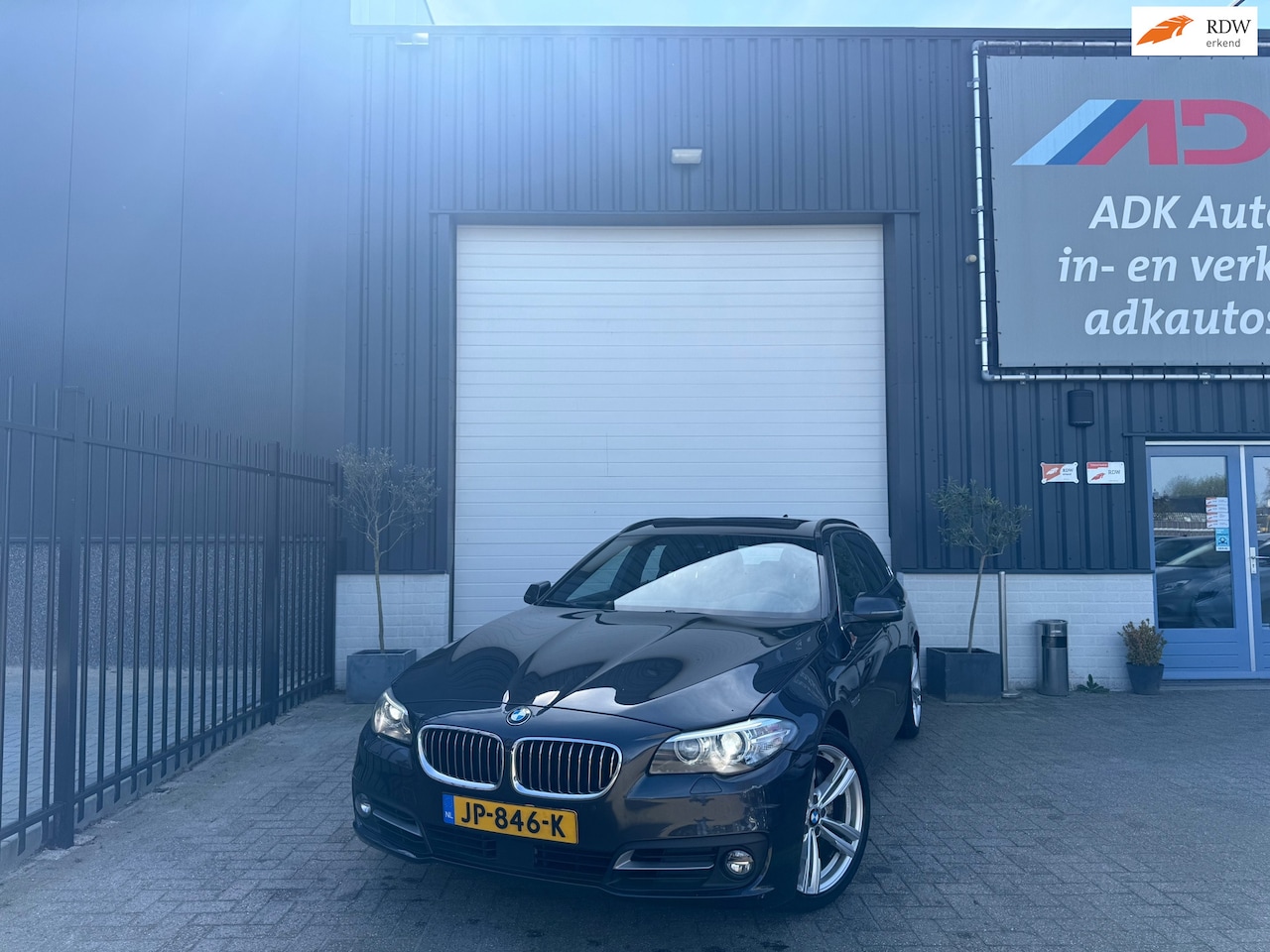 BMW 5-serie Touring - 530d High Executive HEAD UP/LANE ASSIST/ACC/19'/PANO - AutoWereld.nl