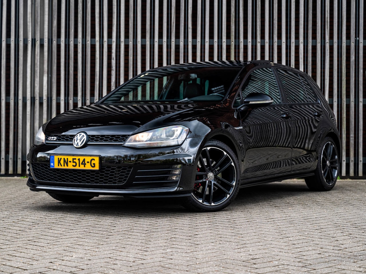 Volkswagen Golf - 2.0 TDi GTD 184pk AUT. |Panorama|Leder|Navi|Camera|18''|Elektr.Stoel|Stoelverwarming| - AutoWereld.nl