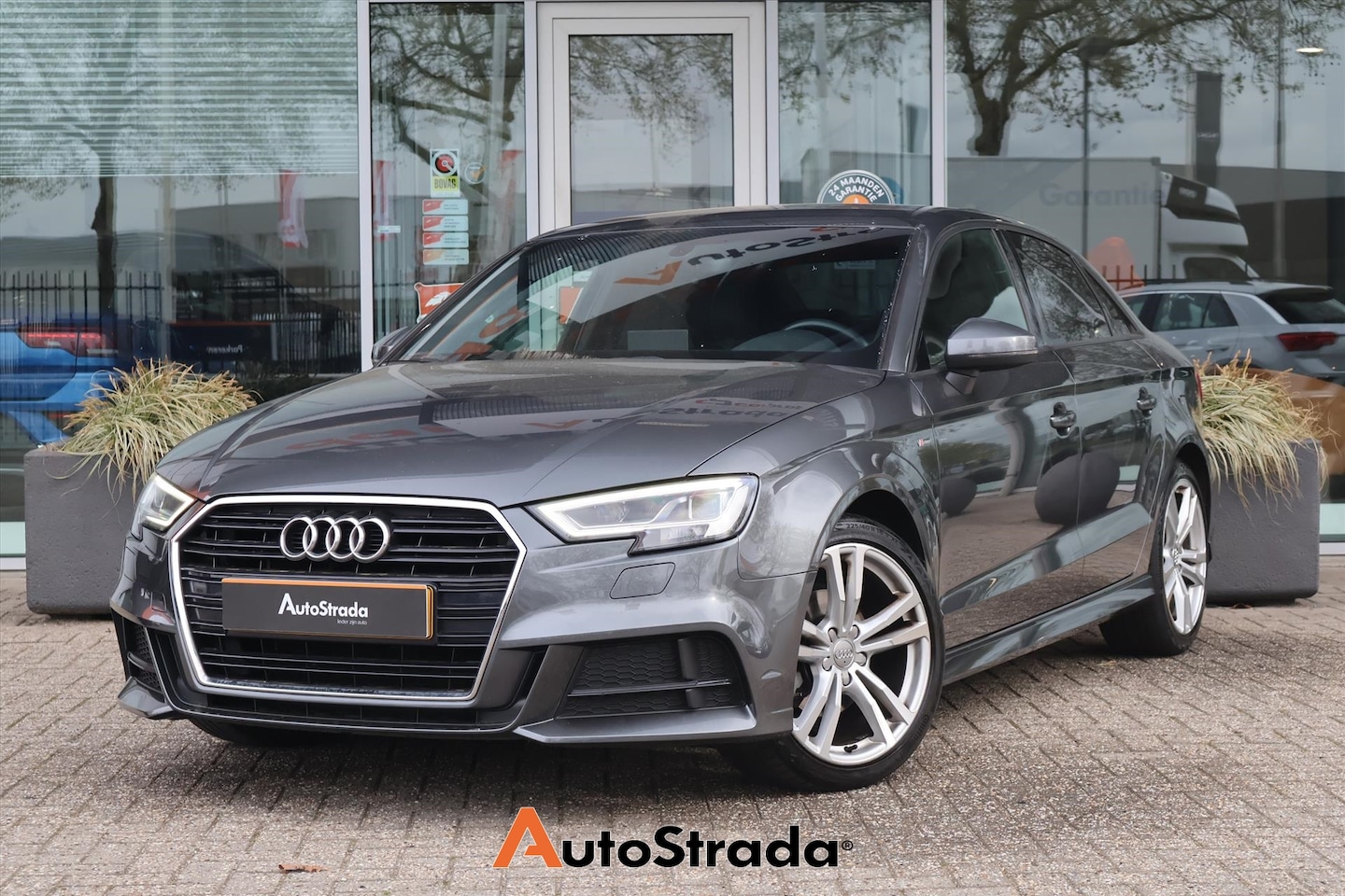 Audi A3 Limousine - 35 S-Line TFSI 150pk | Cruise | Climate | Carplay | Navigatie | Virtual | Sensoren | LED | - AutoWereld.nl