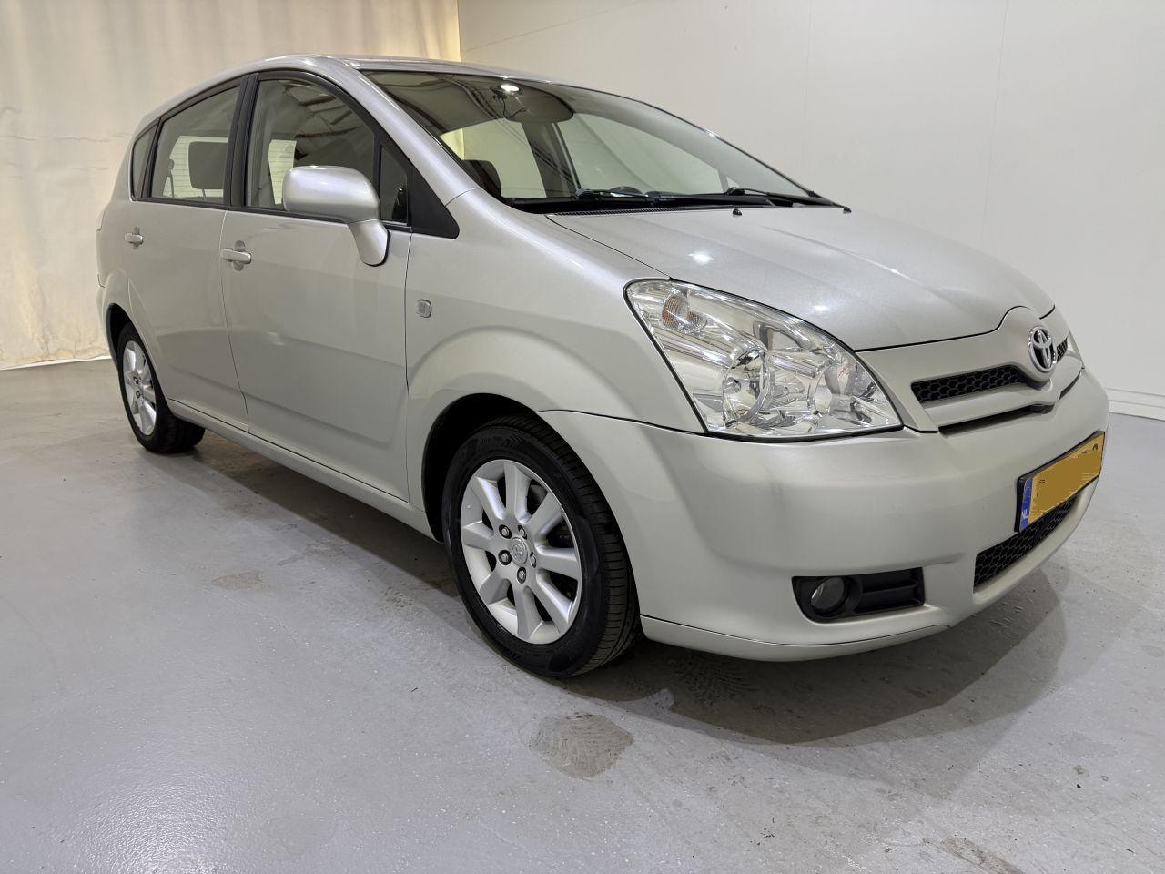 Toyota Corolla Verso - 1.8 VVT-i Sol 7-Pers. Automaat - AutoWereld.nl