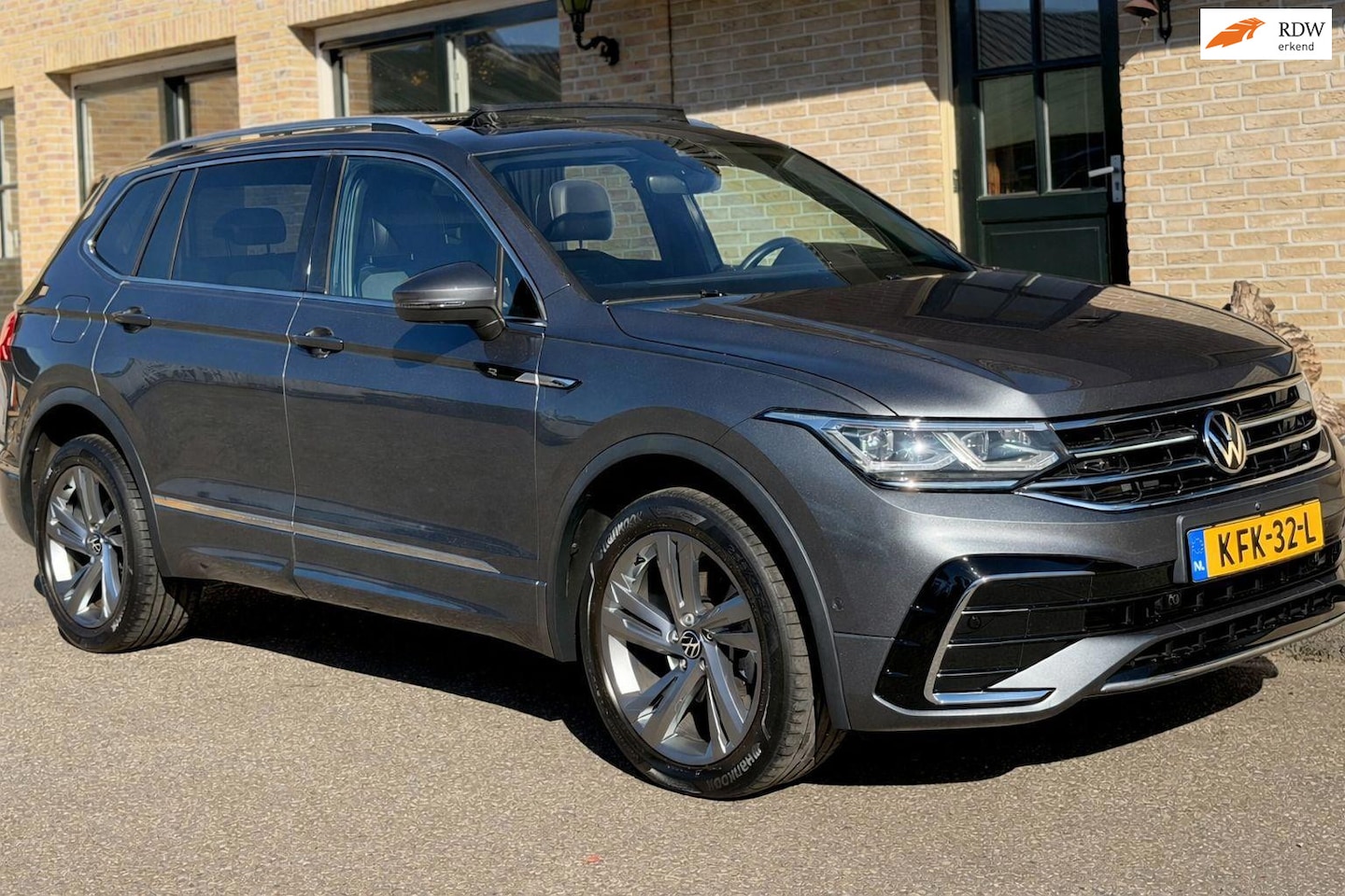 Volkswagen Tiguan Allspace - 1.5 TSI R-Line Allspace 7p.|PANO - AutoWereld.nl