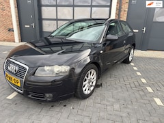 Audi A3 - 1.6 Ambition automaat / apk / zwart