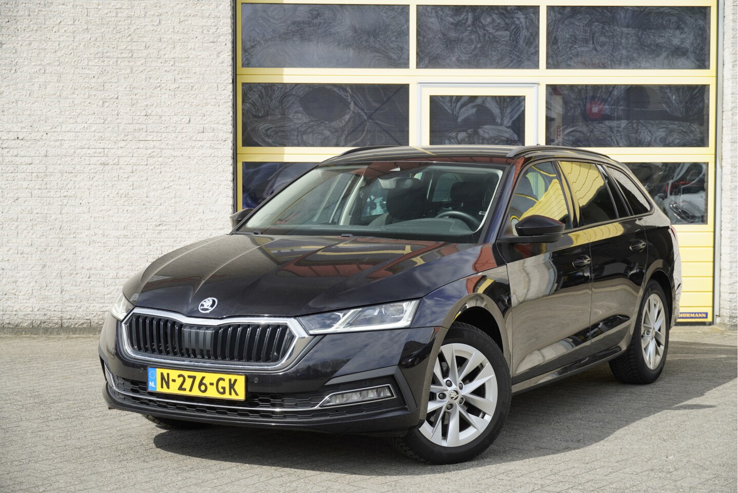 Skoda Octavia Combi - 1.5 TSI 150PK! First Edition BJ2021 Lmv 17" | Led V+A | Dynamische knipperlichten | Pdc | - AutoWereld.nl