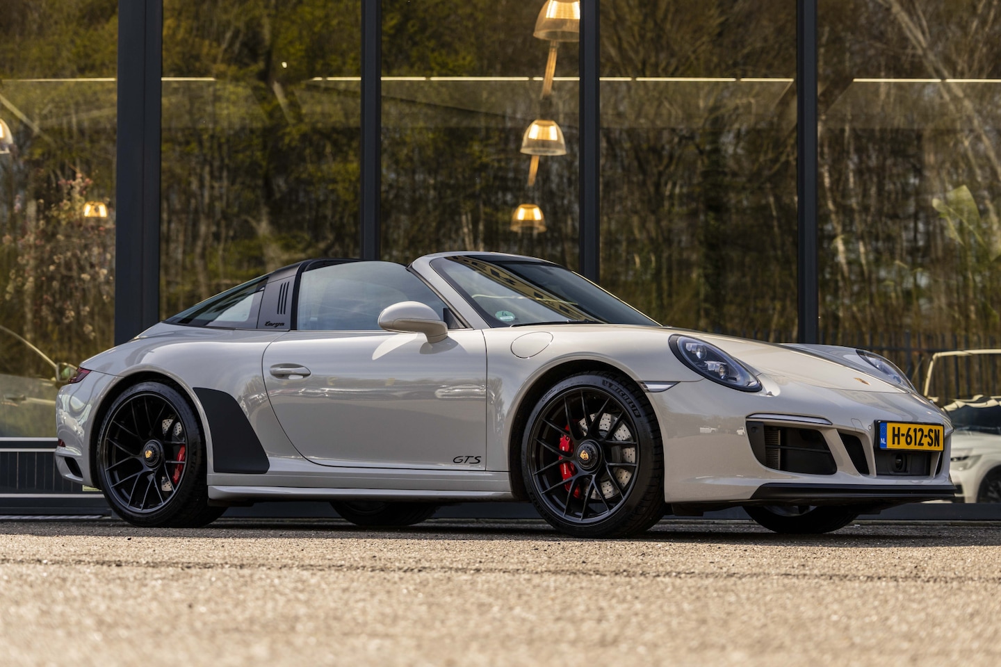 Porsche 911 Cabrio - Targa 3.0 Carrera 4 GTS Sport Chrono - AutoWereld.nl