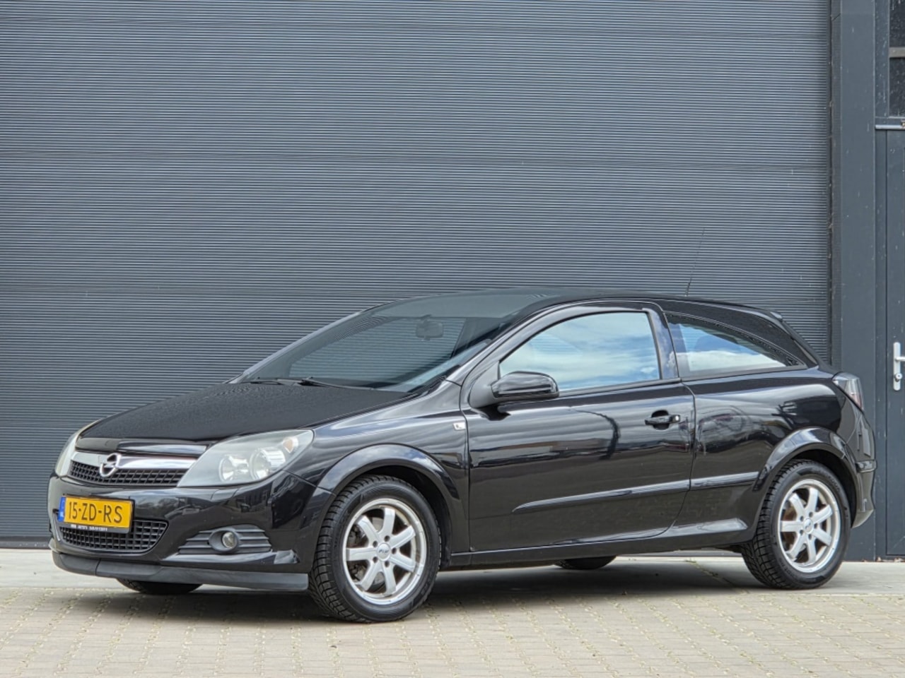 Opel Astra GTC - 1.6 Temptation nap airco panodak BJ 2008! - AutoWereld.nl