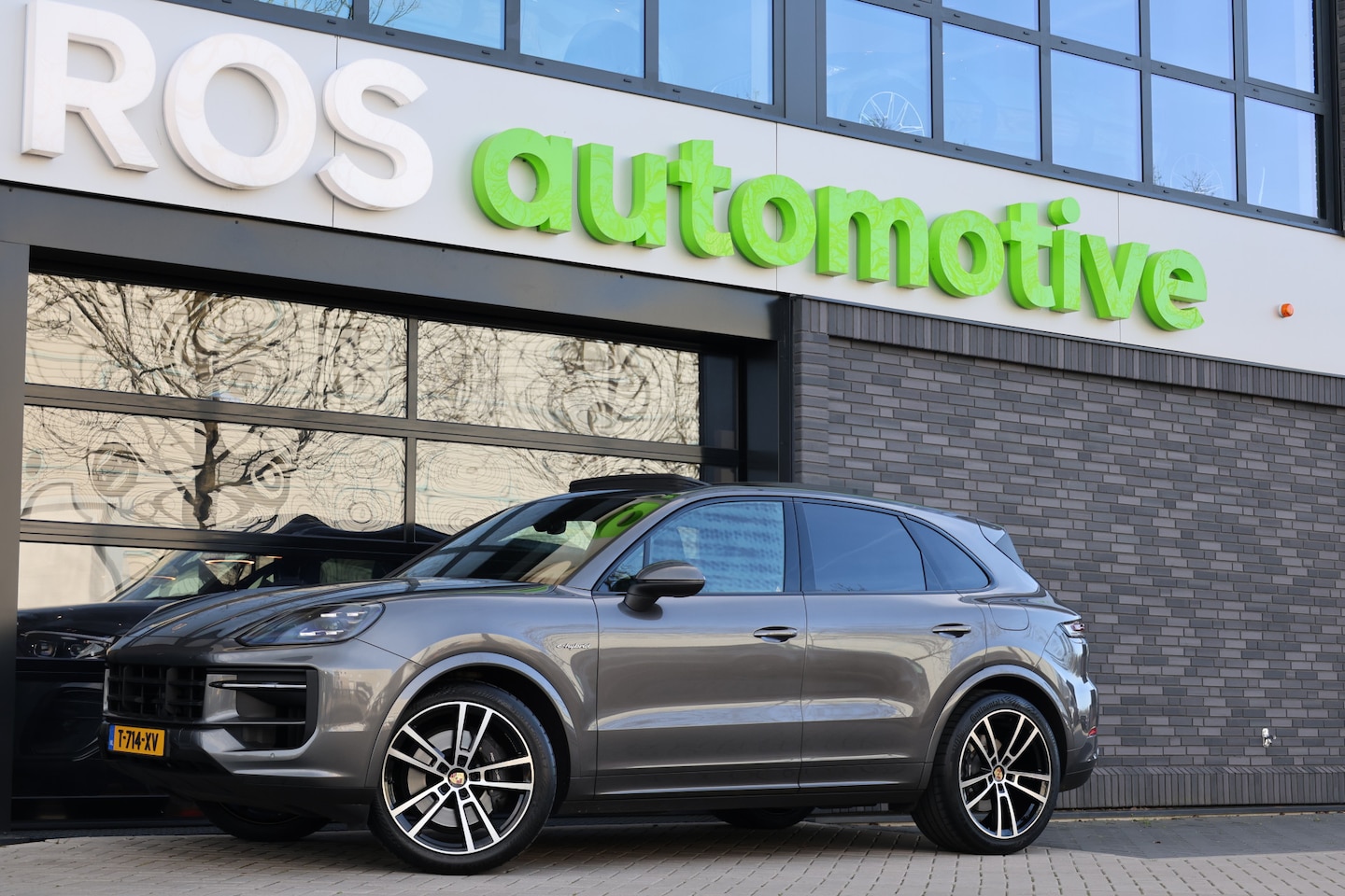 Porsche Cayenne - 3.0 E-Hybrid | NAP | PANO | HUD | MEMORY | SPORTUITLAAT | BOSE | STUURVERW | - AutoWereld.nl