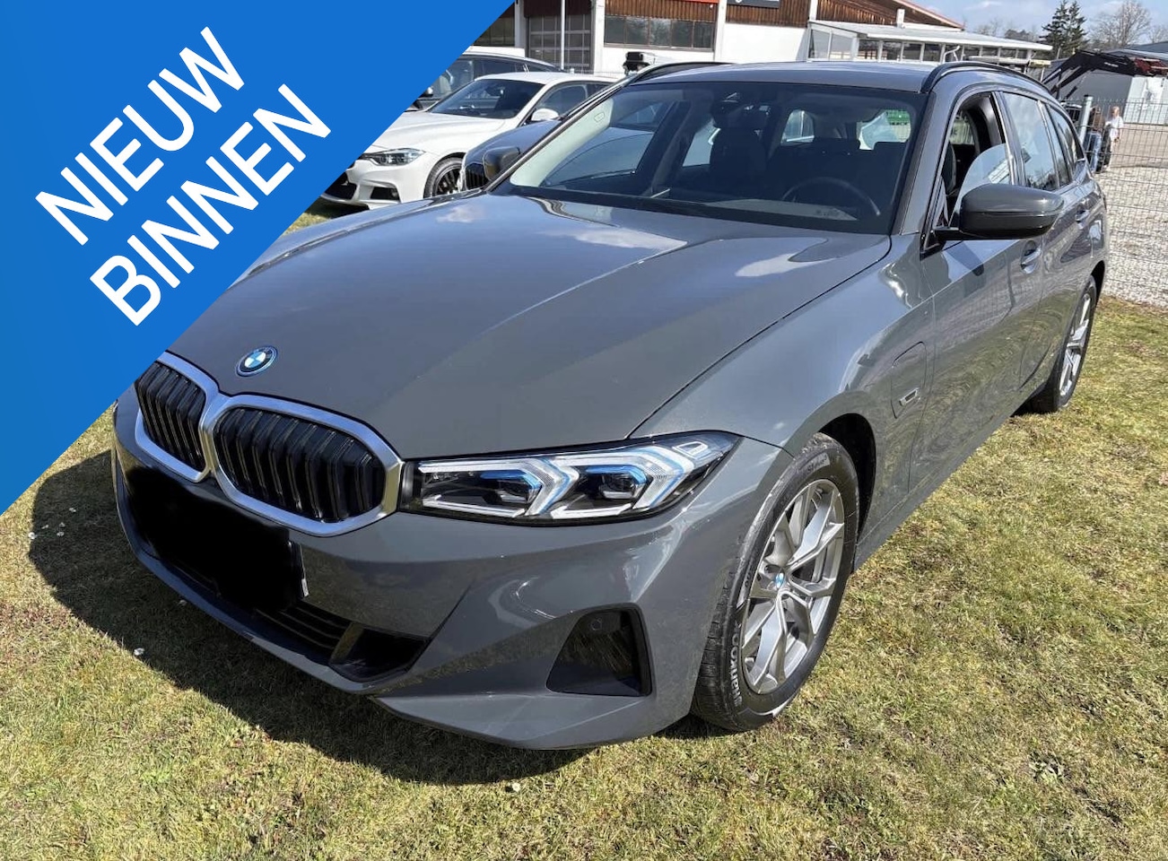 BMW 3-serie Touring - 320e Business Edition Plus | Automatische Trekhaak | Adaptieve Cruise Control | Sportstoel - AutoWereld.nl