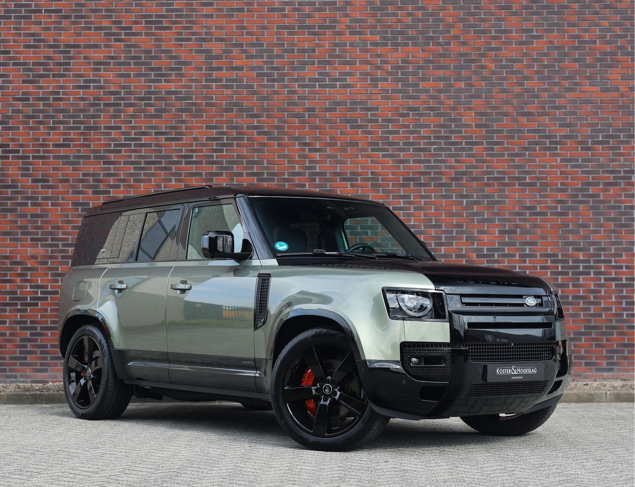 Land Rover Defender - P400e X | Pano - Trekhaak - Meridian - AutoWereld.nl